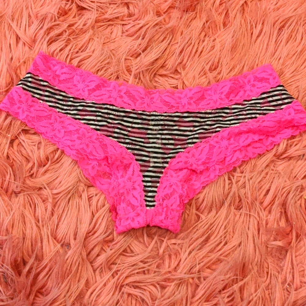 2017 VS PINK Cheekster Panty
